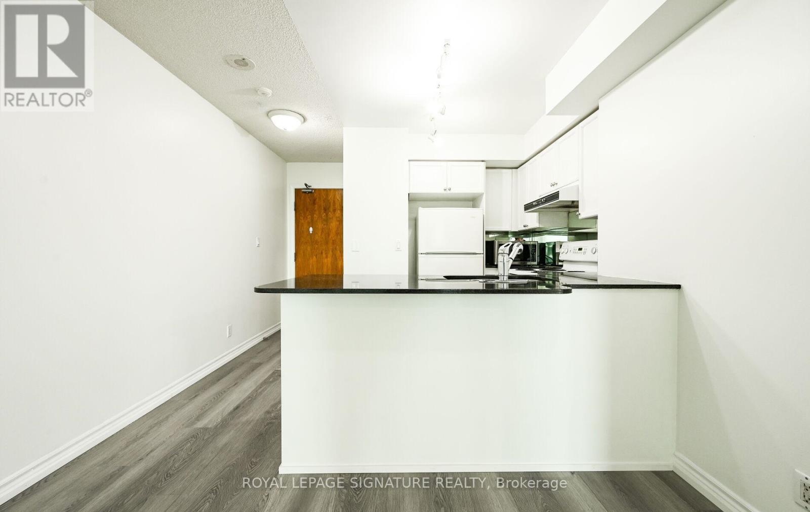 503 - 33 Elm Drive, Mississauga, Ontario  L5B 4L2 - Photo 9 - W12426845