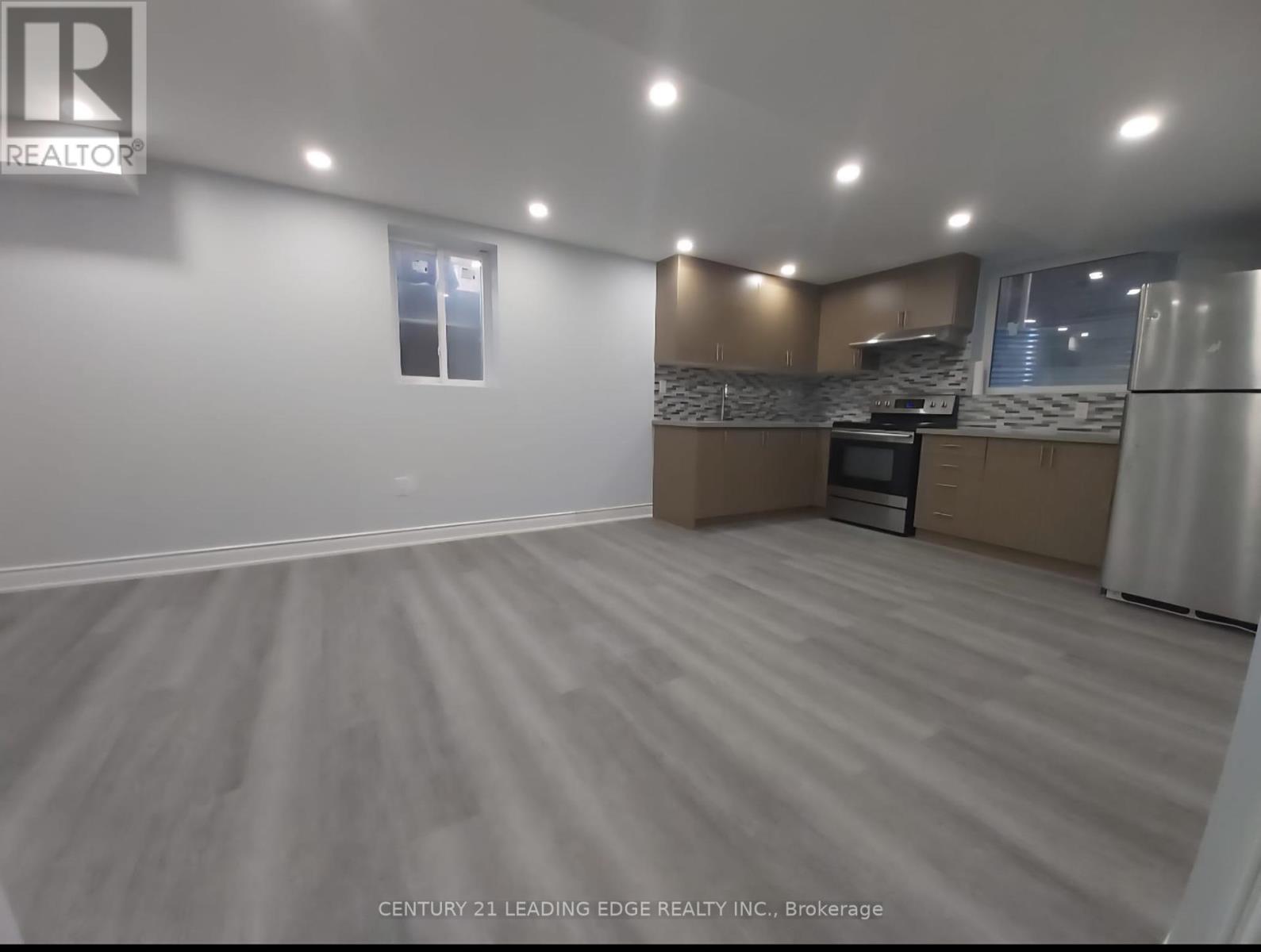 327 Leitch Landing, Milton, Ontario  L9T 7M9 - Photo 2 - W12424243