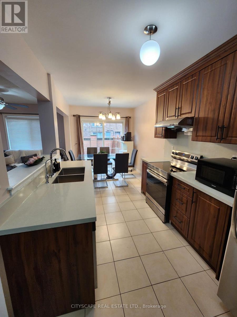 94 Unionville Crescent, Brampton, Ontario  L6P 2Z4 - Photo 34 - W12426194
