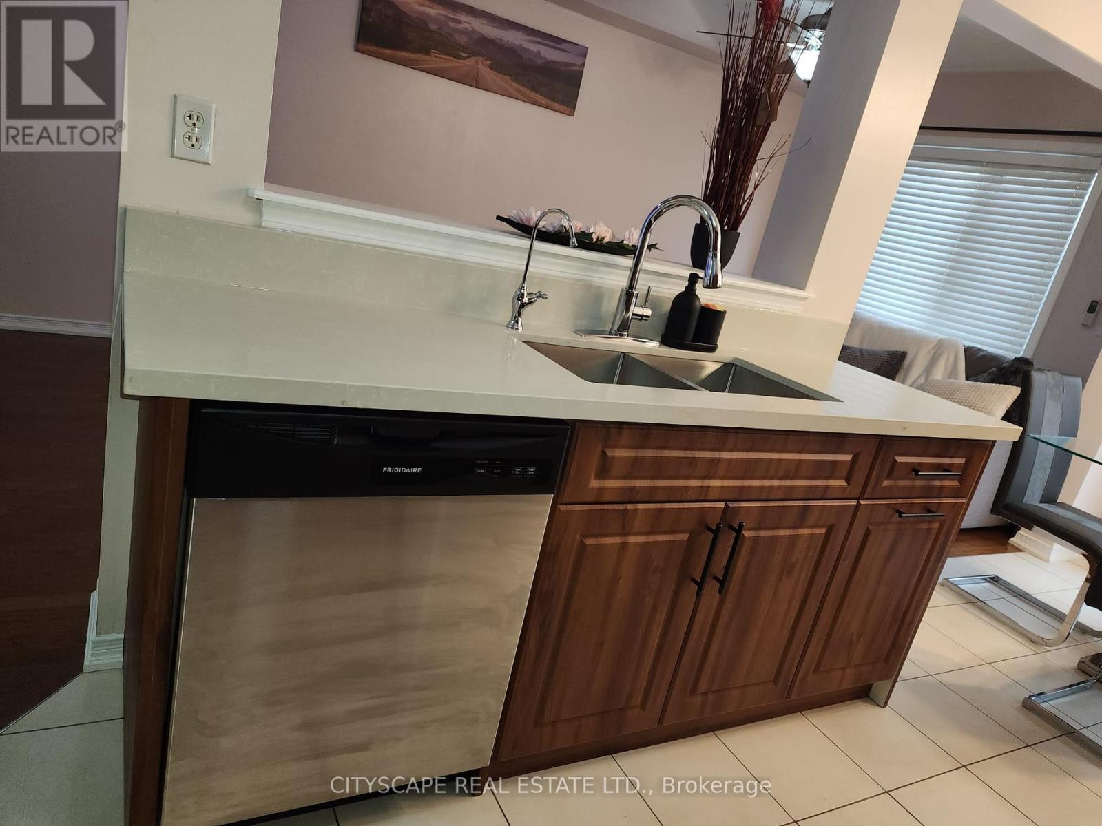 94 Unionville Crescent, Brampton, Ontario  L6P 2Z4 - Photo 32 - W12426194