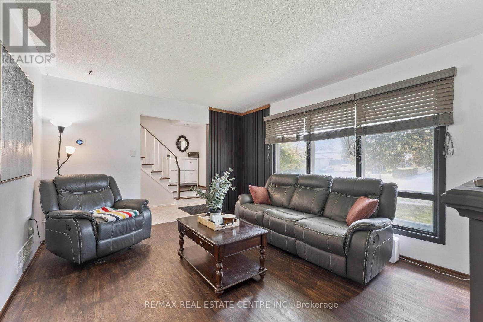102 Rutherford Road N, Brampton, Ontario  L6V 2J2 - Photo 7 - W12426307