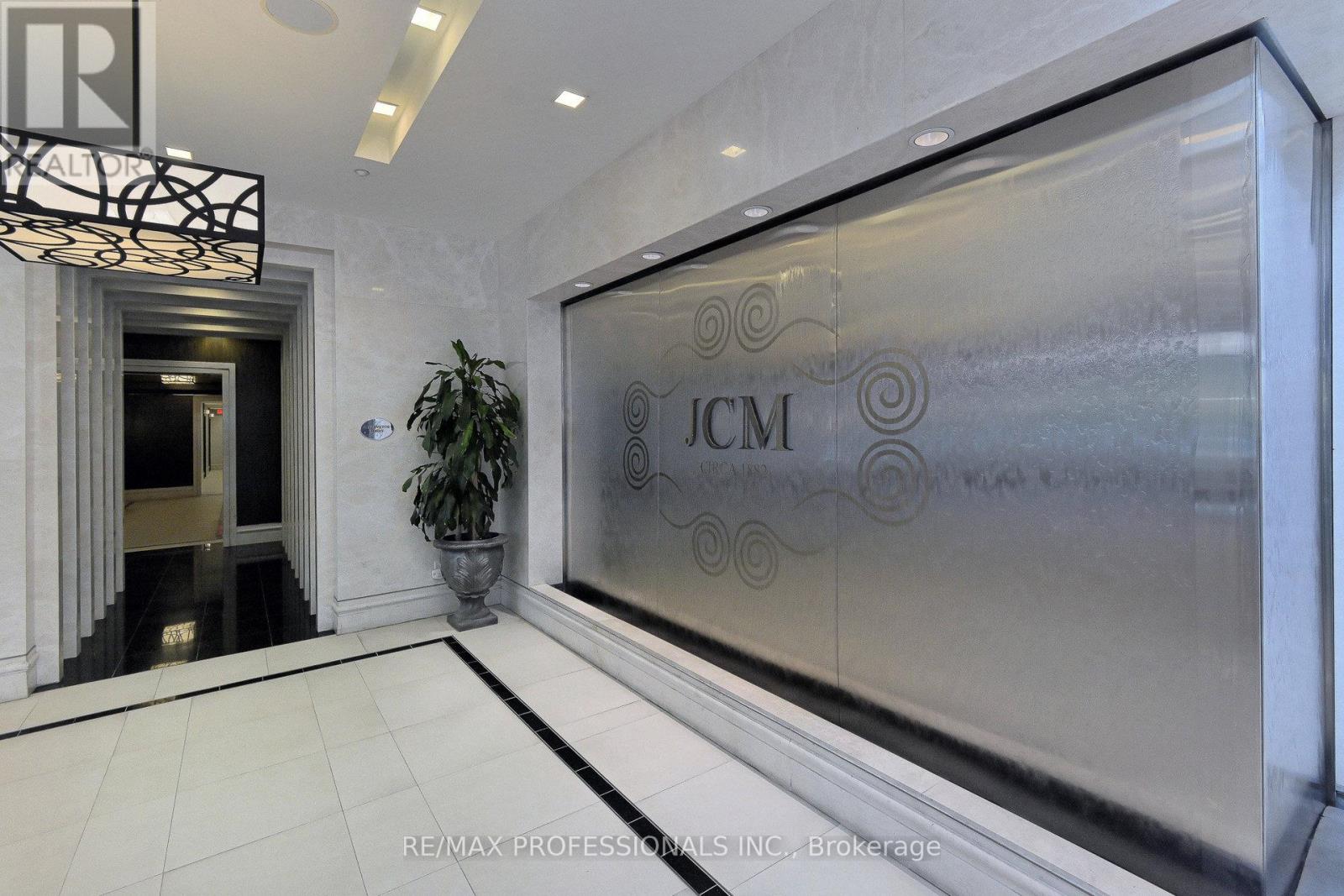 1601 - 28 Linden Street, Toronto, Ontario  M4Y 0A4 - Photo 18 - C12389629