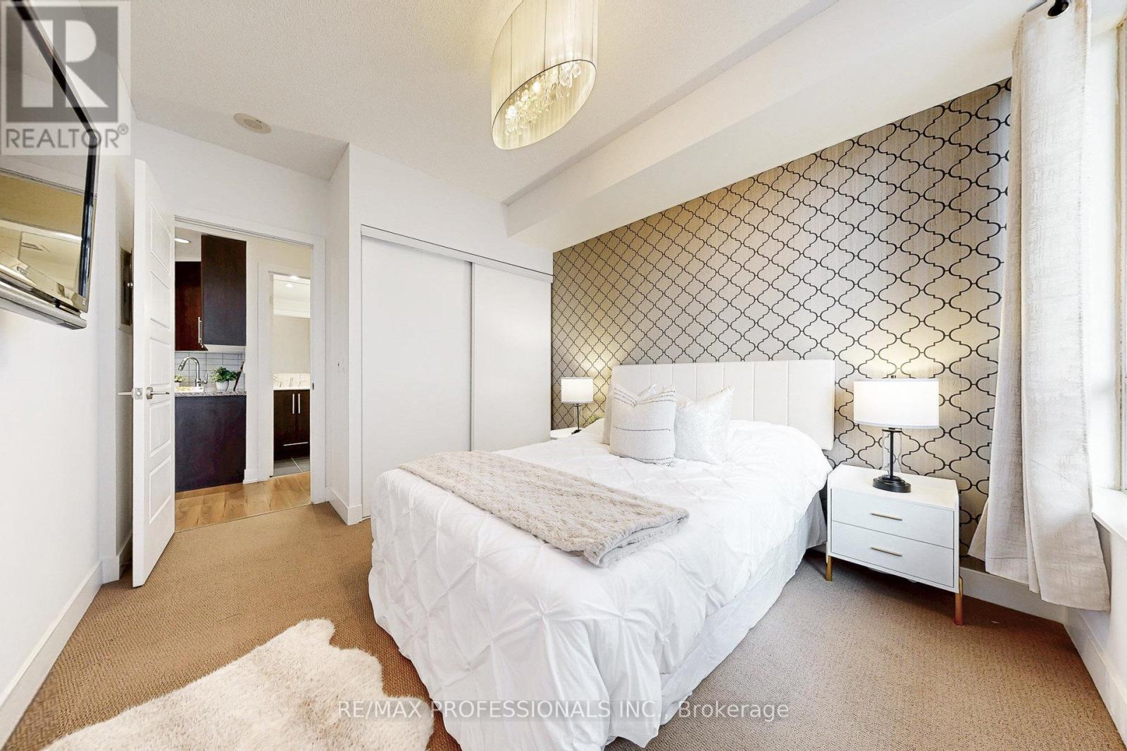 1601 - 28 Linden Street, Toronto, Ontario  M4Y 0A4 - Photo 12 - C12389629