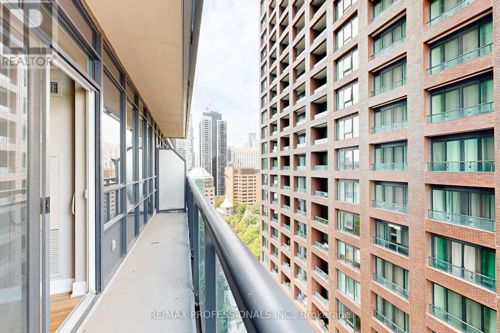 1601 - 28 Linden Street, Toronto, Ontario  M4Y 0A4 - Photo 13 - C12389629