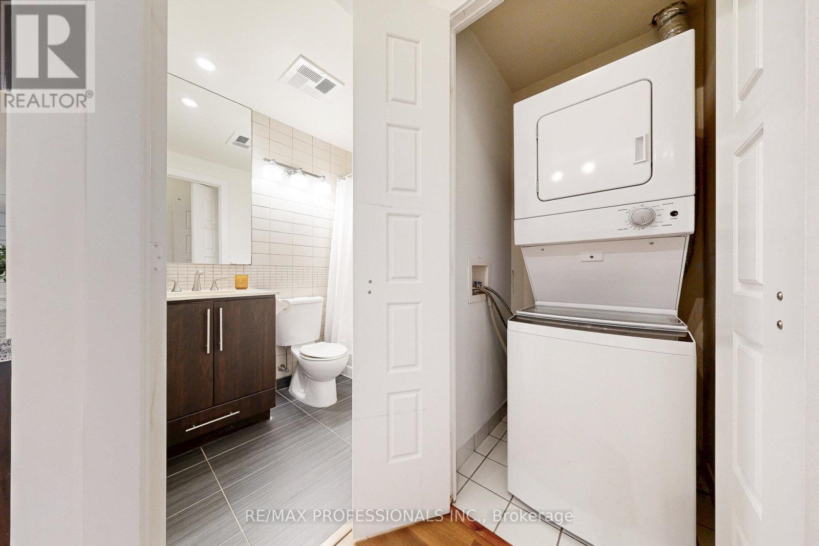 1601 - 28 Linden Street, Toronto, Ontario  M4Y 0A4 - Photo 9 - C12389629