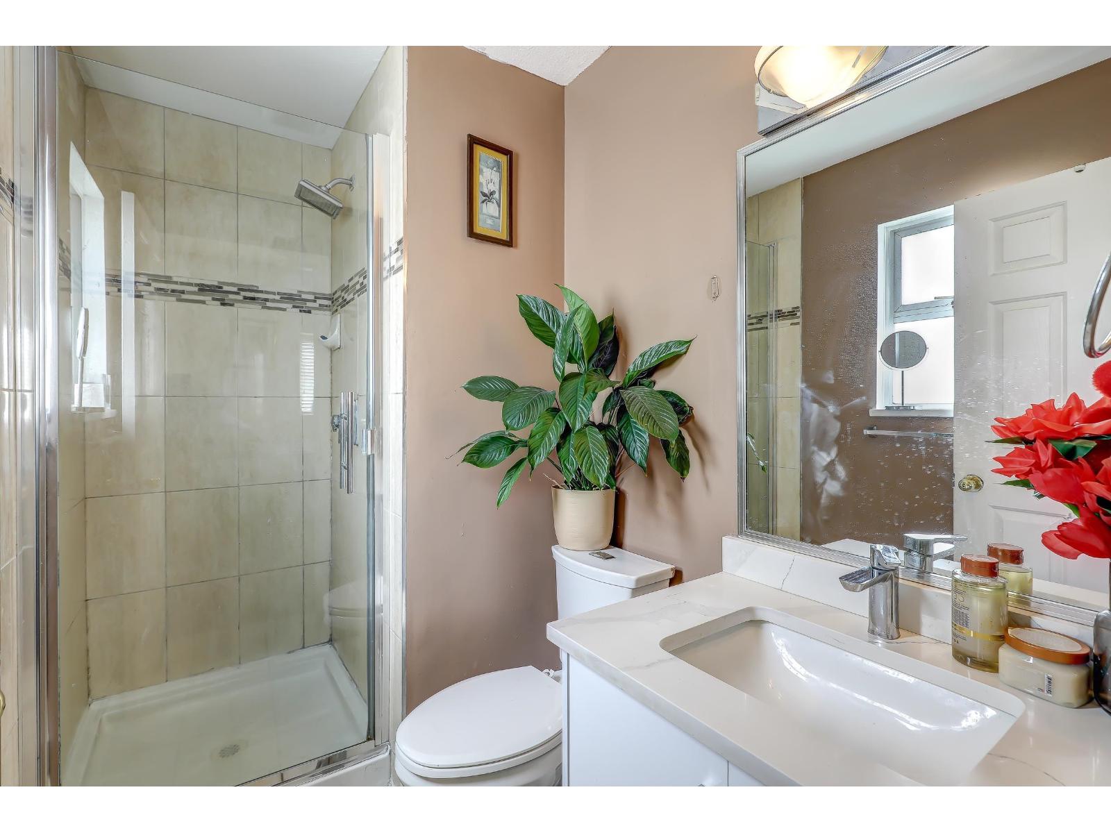 14115 88th Avenue, Surrey, British Columbia  V3W 3L5 - Photo 13 - R3052130