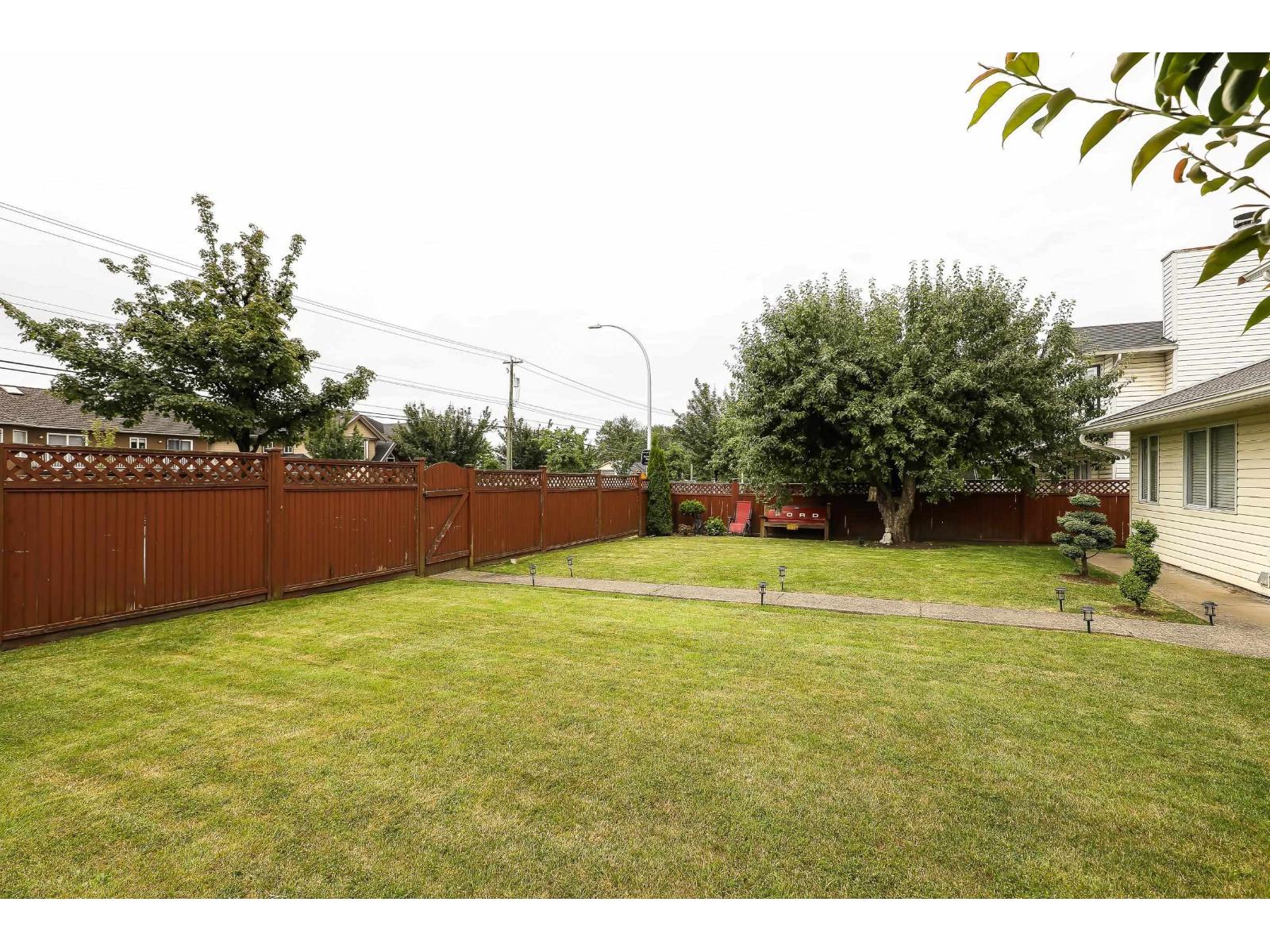 14115 88th Avenue, Surrey, British Columbia  V3W 3L5 - Photo 36 - R3052130