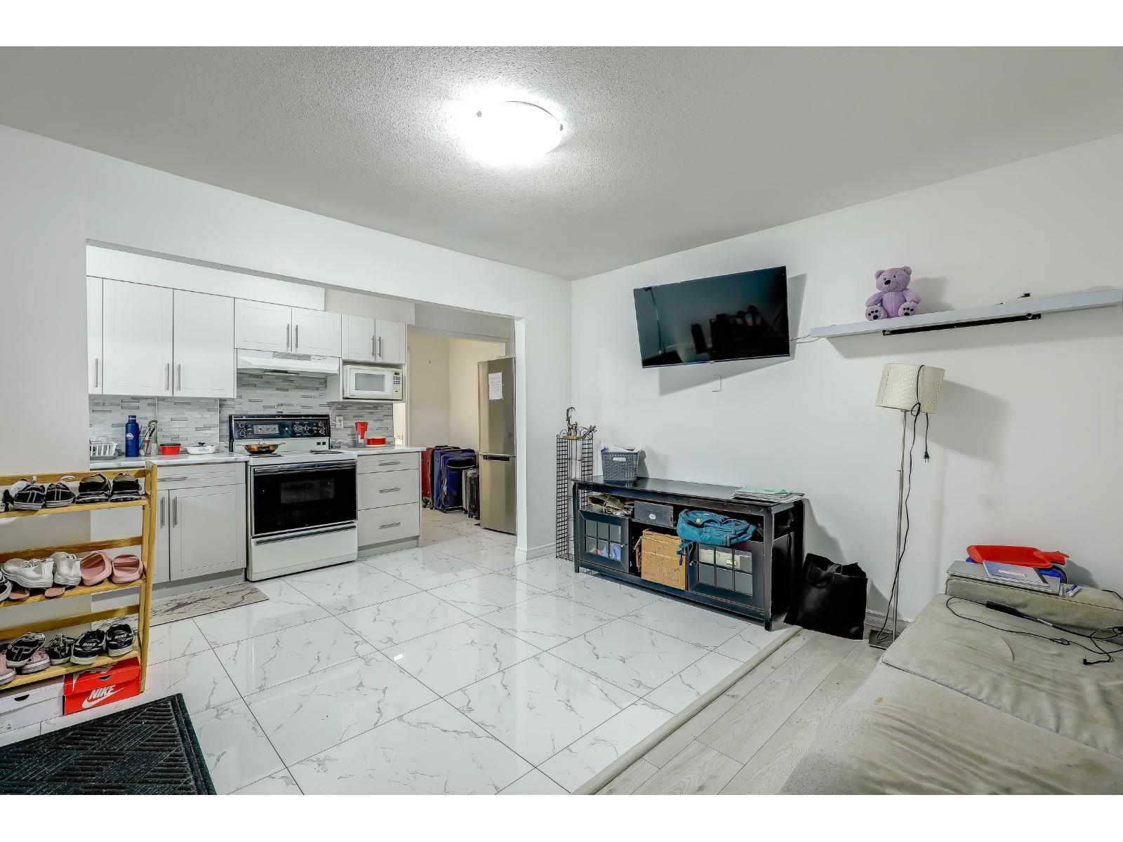 14115 88th Avenue, Surrey, British Columbia  V3W 3L5 - Photo 9 - R3052130