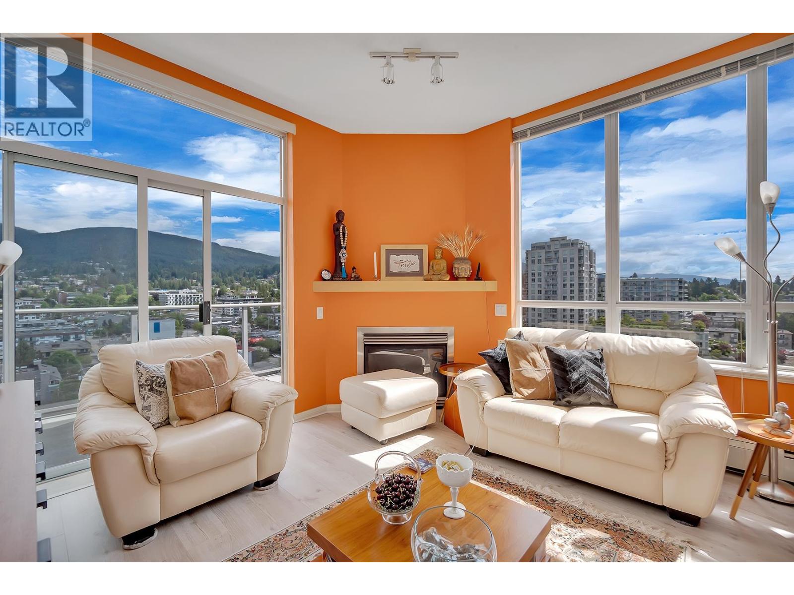 1403 120 W 16th Street, North Vancouver, British Columbia  V7M 3N6 - Photo 2 - R3052144