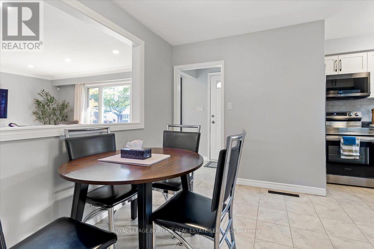 Main - 161 Hoover Crescent, Hamilton, Ontario  L9A 3H2 - Photo 12 - X12426726