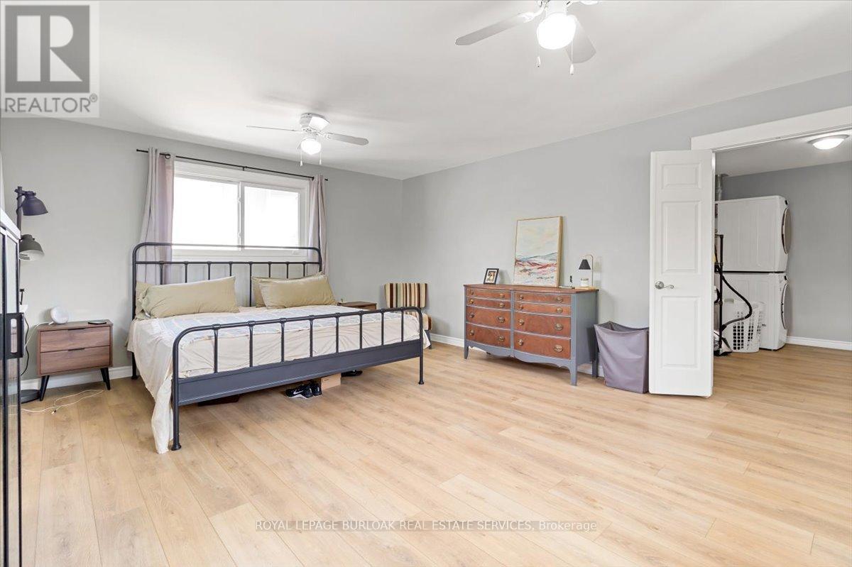 Main - 161 Hoover Crescent, Hamilton, Ontario  L9A 3H2 - Photo 19 - X12426726