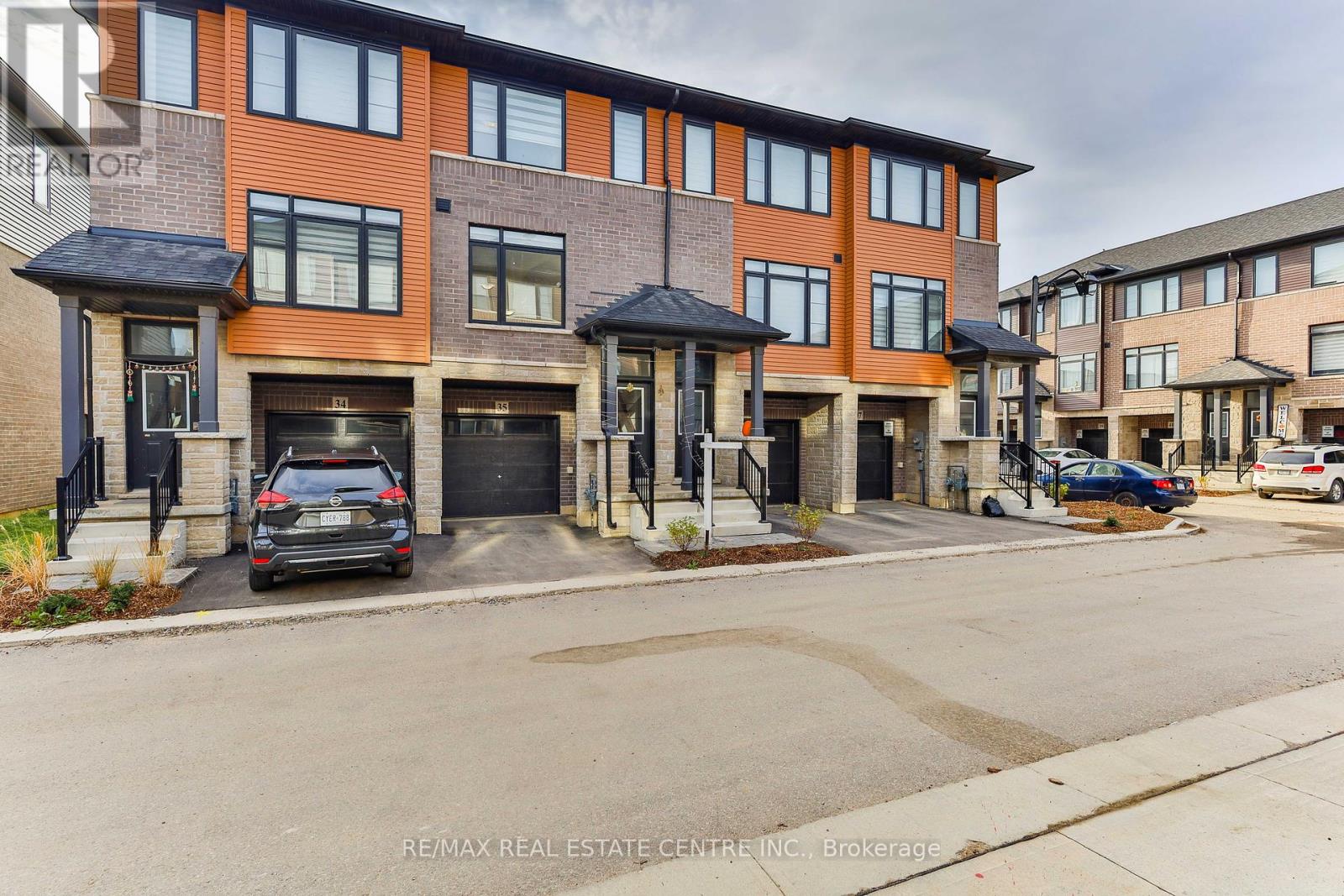 35 - 461 Blackburn Drive, Brantford, Ontario  N3T 0W9 - Photo 2 - X12426747