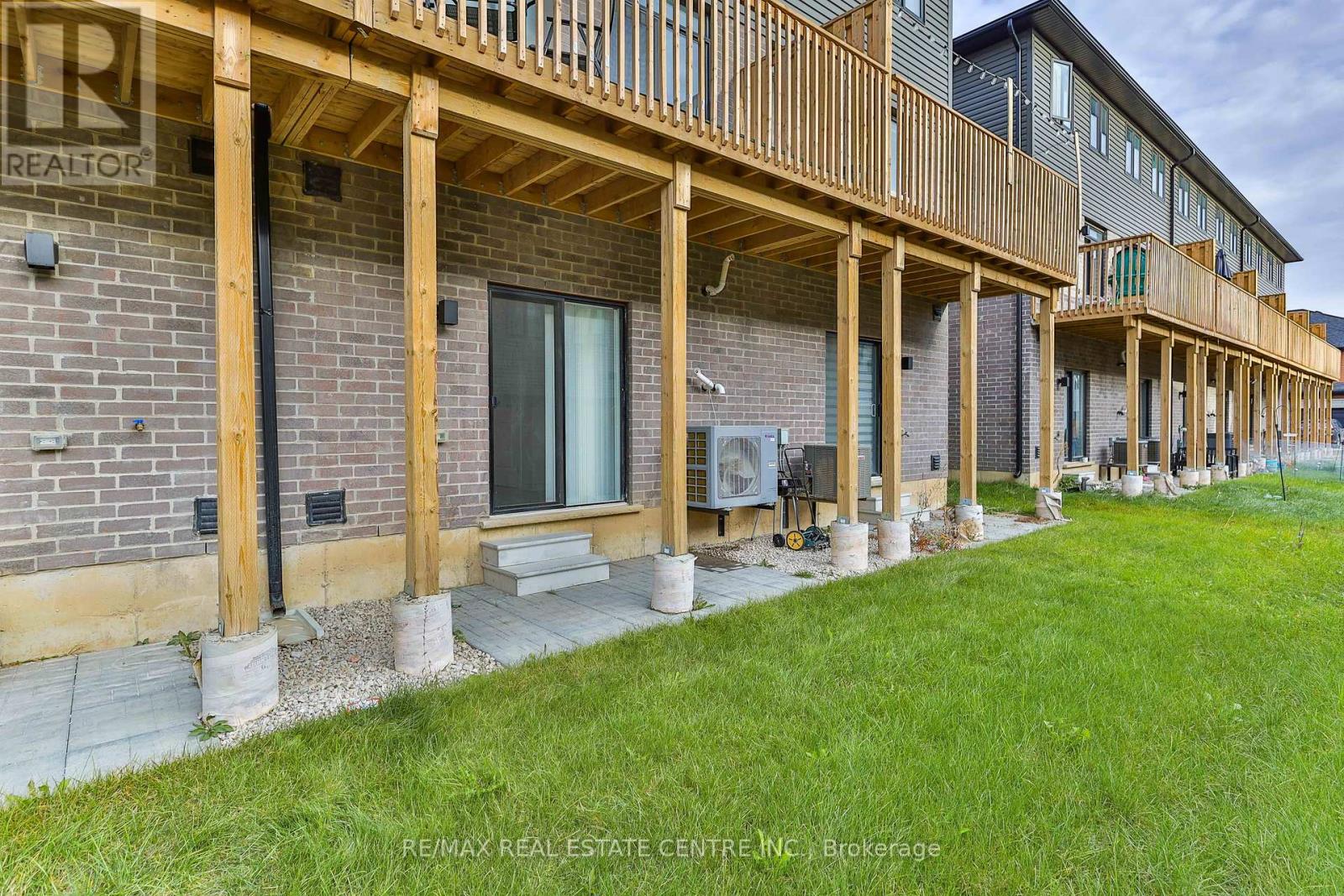 35 - 461 Blackburn Drive, Brantford, Ontario  N3T 0W9 - Photo 37 - X12426747