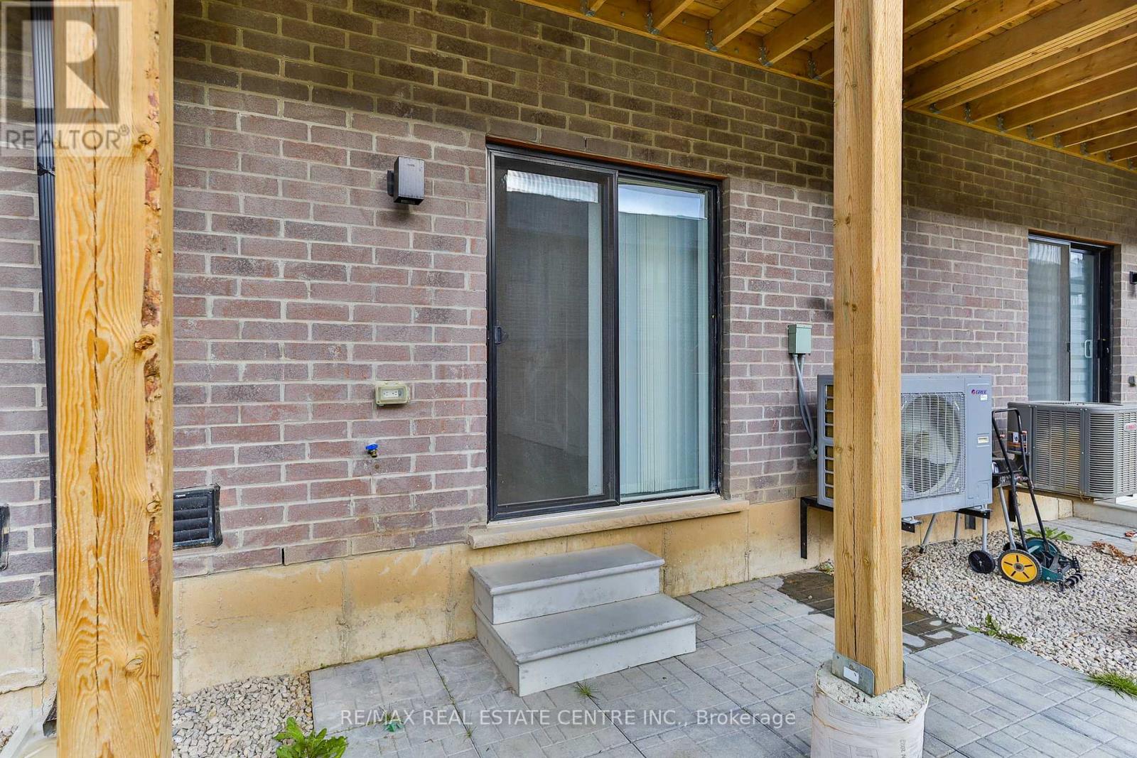 35 - 461 Blackburn Drive, Brantford, Ontario  N3T 0W9 - Photo 38 - X12426747