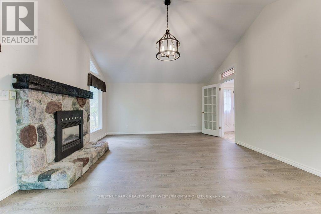177 Piper Street, North Dumfries, Ontario  N0B 1E0 - Photo 23 - X12426750