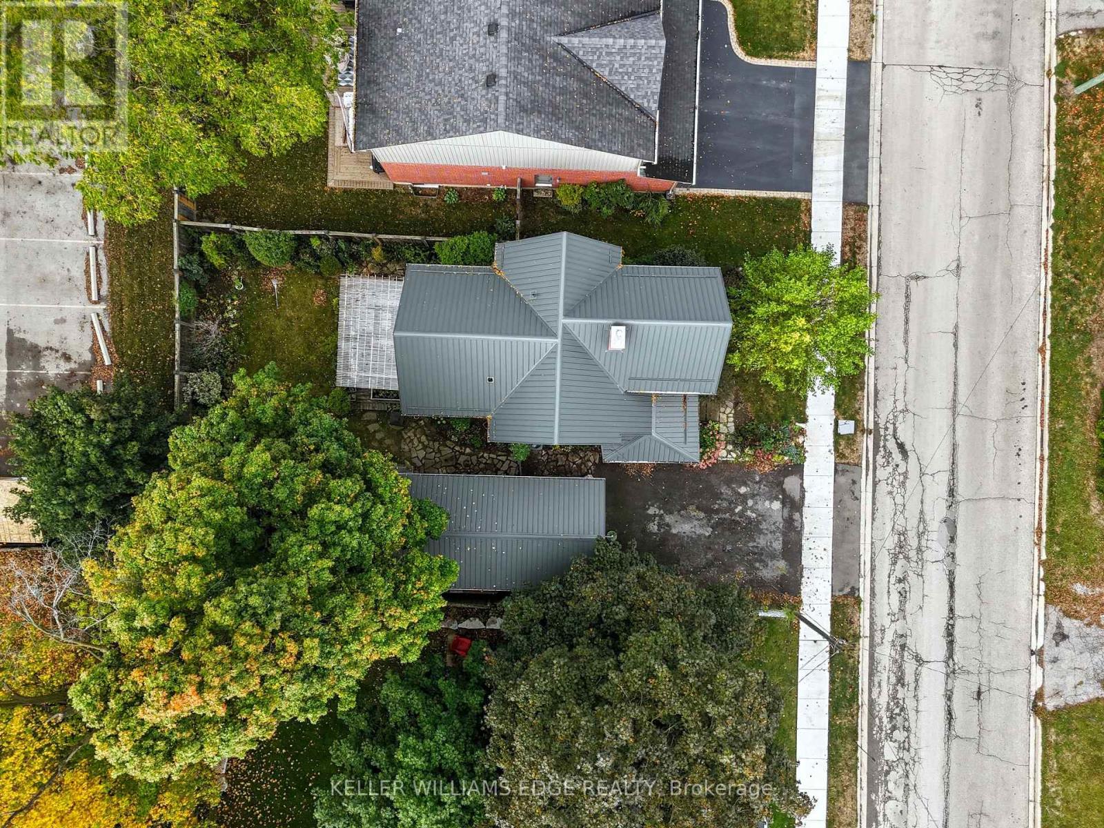 21 Orkney Street W, Haldimand, Ontario  N3W 1B1 - Photo 3 - X12426753
