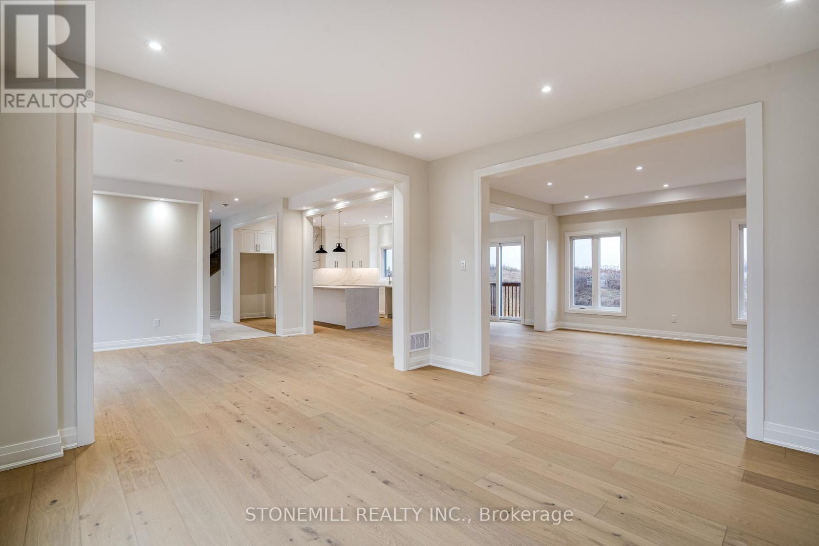 239 Midland Place, Welland, Ontario  L3B 0H4 - Photo 11 - X12426802