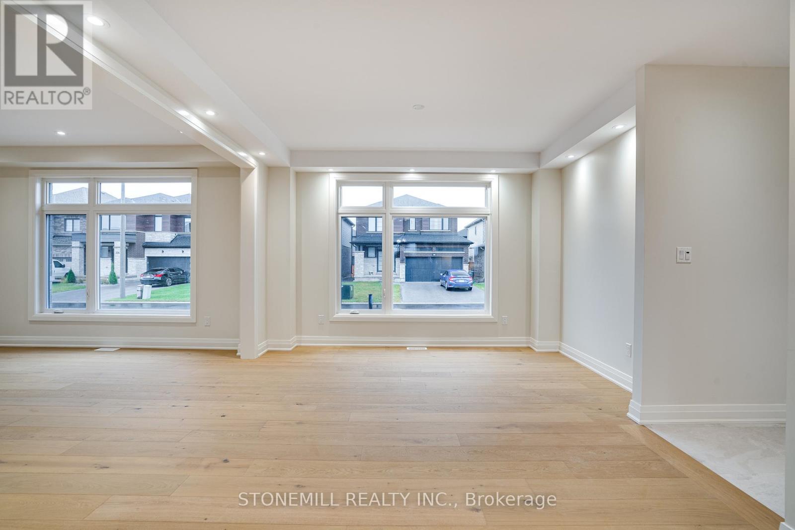 239 Midland Place, Welland, Ontario  L3B 0H4 - Photo 6 - X12426802