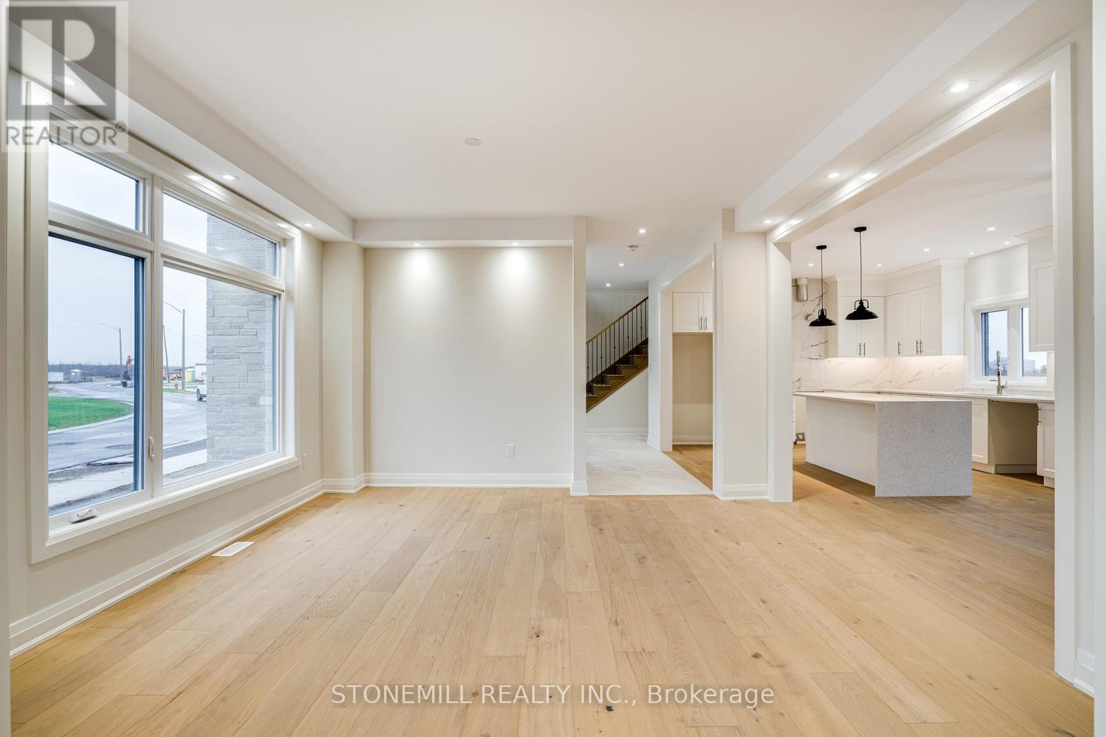 239 Midland Place, Welland, Ontario  L3B 0H4 - Photo 7 - X12426802