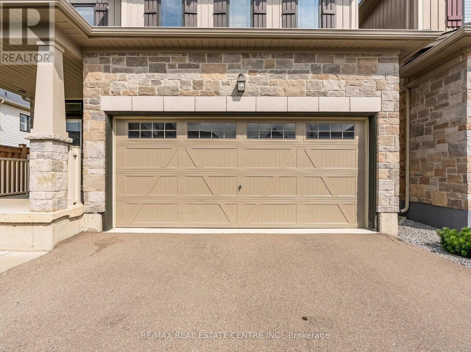 54 Larry Crescent, Haldimand, Ontario  N3W 0B3 - Photo 11 - X12426805