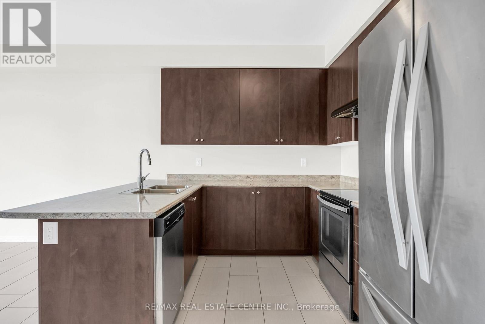 54 Larry Crescent, Haldimand, Ontario  N3W 0B3 - Photo 20 - X12426805