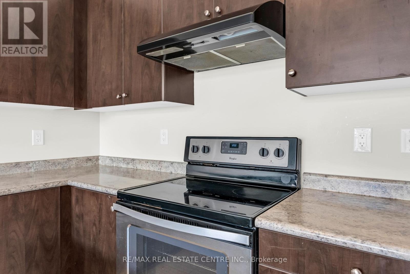 54 Larry Crescent, Haldimand, Ontario  N3W 0B3 - Photo 21 - X12426805