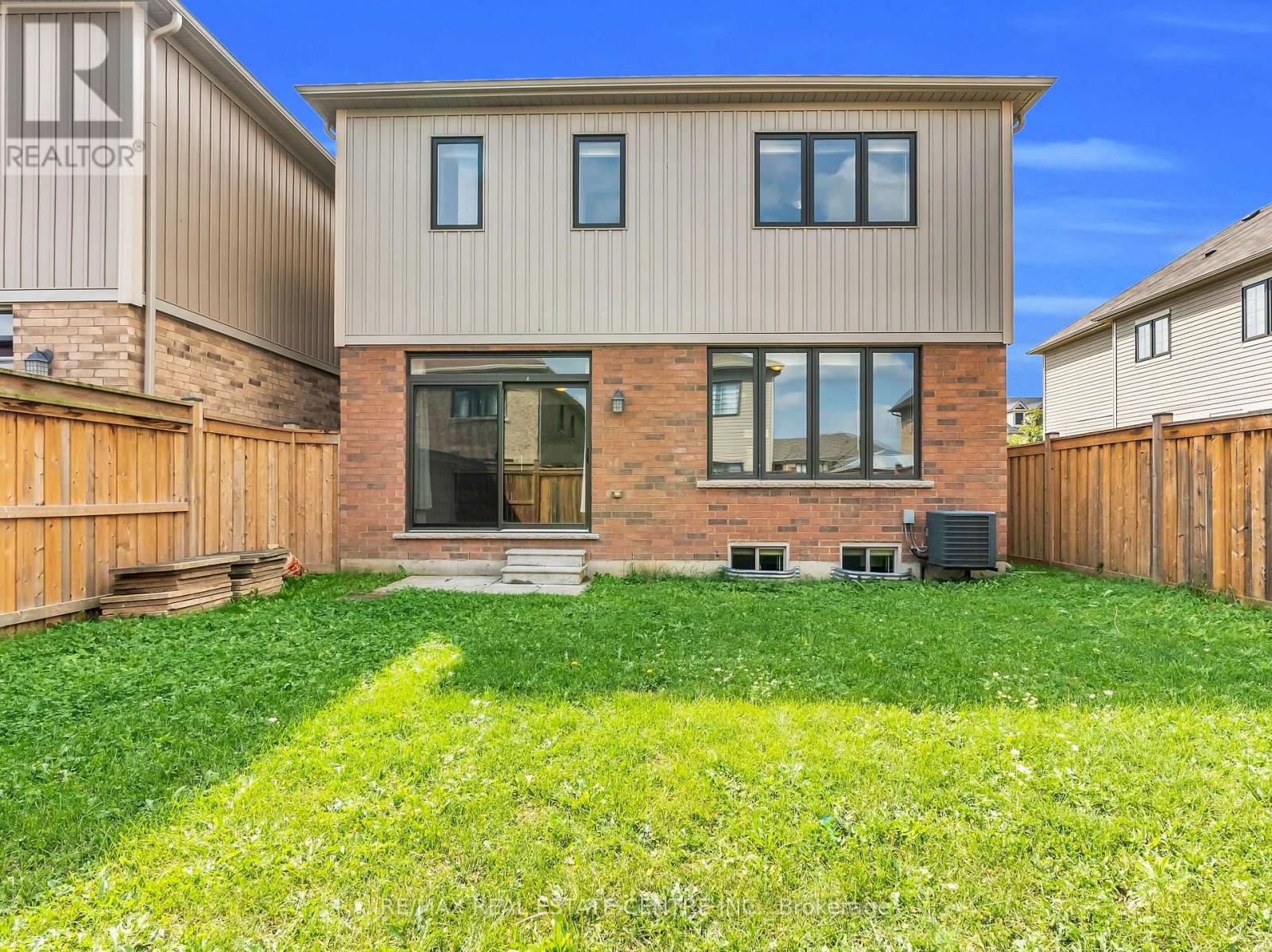 54 Larry Crescent, Haldimand, Ontario  N3W 0B3 - Photo 43 - X12426805