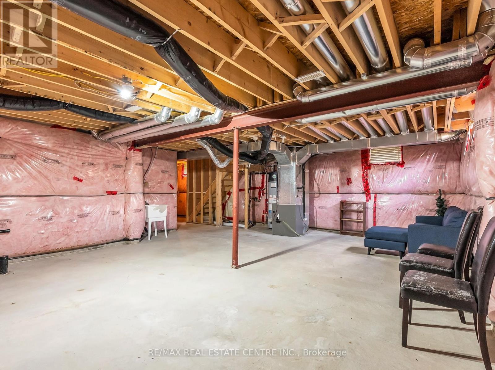 54 Larry Crescent, Haldimand, Ontario  N3W 0B3 - Photo 5 - X12426805
