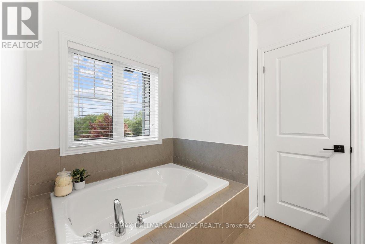 39 Kay Crescent, Centre Wellington (Fergus), Ontario  N1M 0A4 - Photo 29 - X12426821