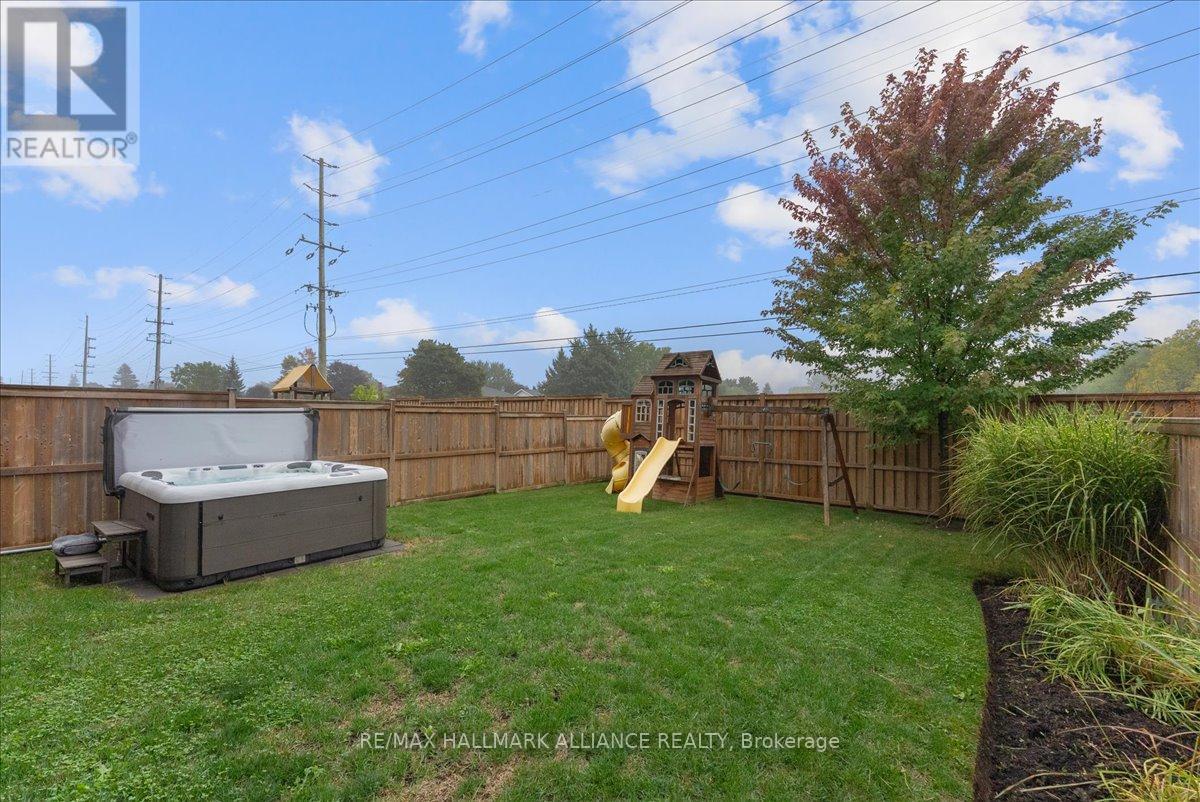 39 Kay Crescent, Centre Wellington (Fergus), Ontario  N1M 0A4 - Photo 38 - X12426821