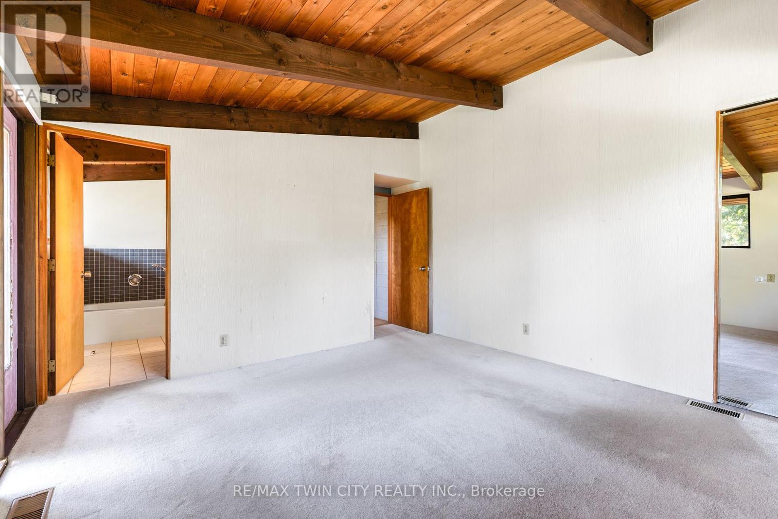 121 Grand Hill Drive, Kitchener, Ontario  N2P 2E2 - Photo 25 - X12426833