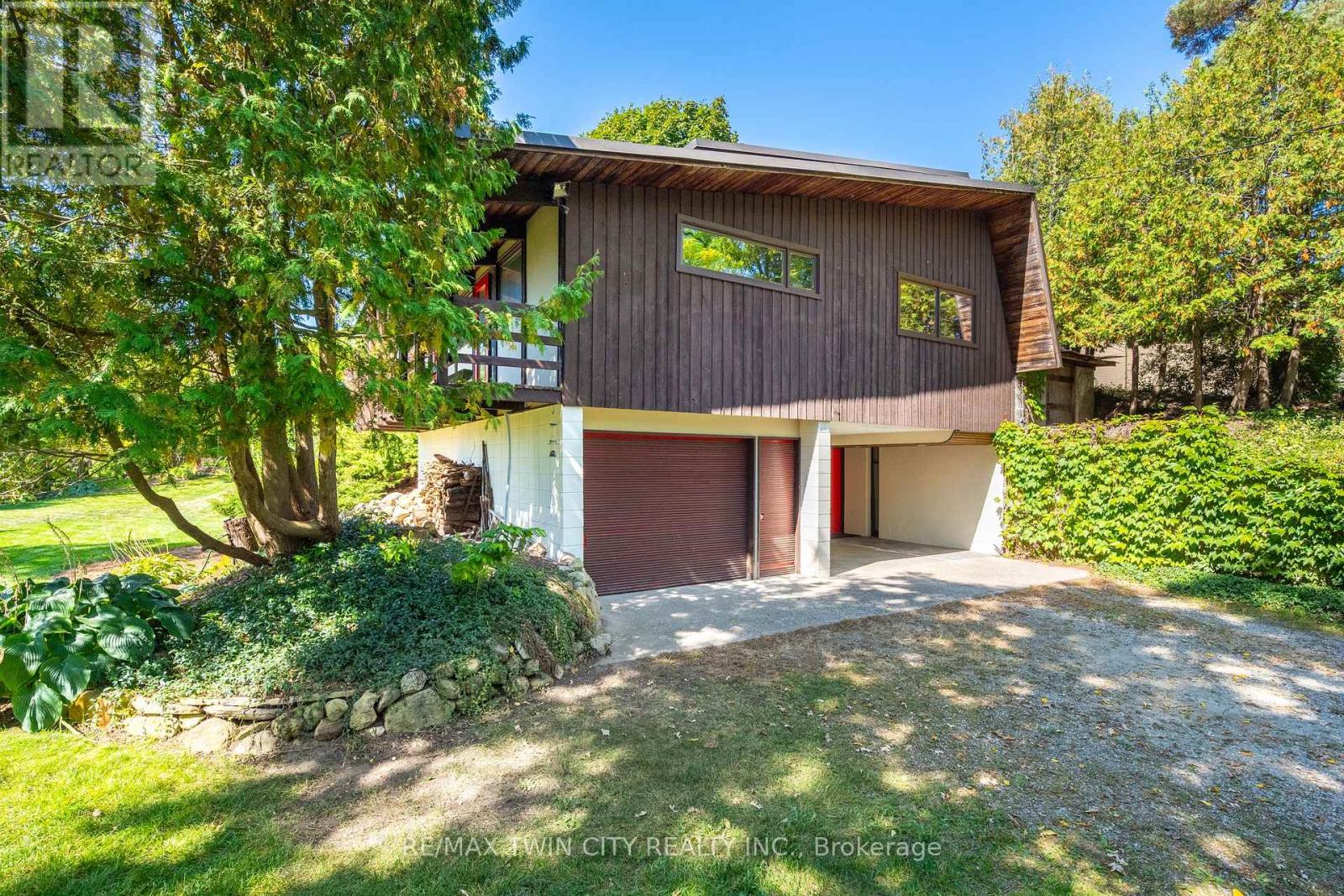 121 Grand Hill Drive, Kitchener, Ontario  N2P 2E2 - Photo 3 - X12426833