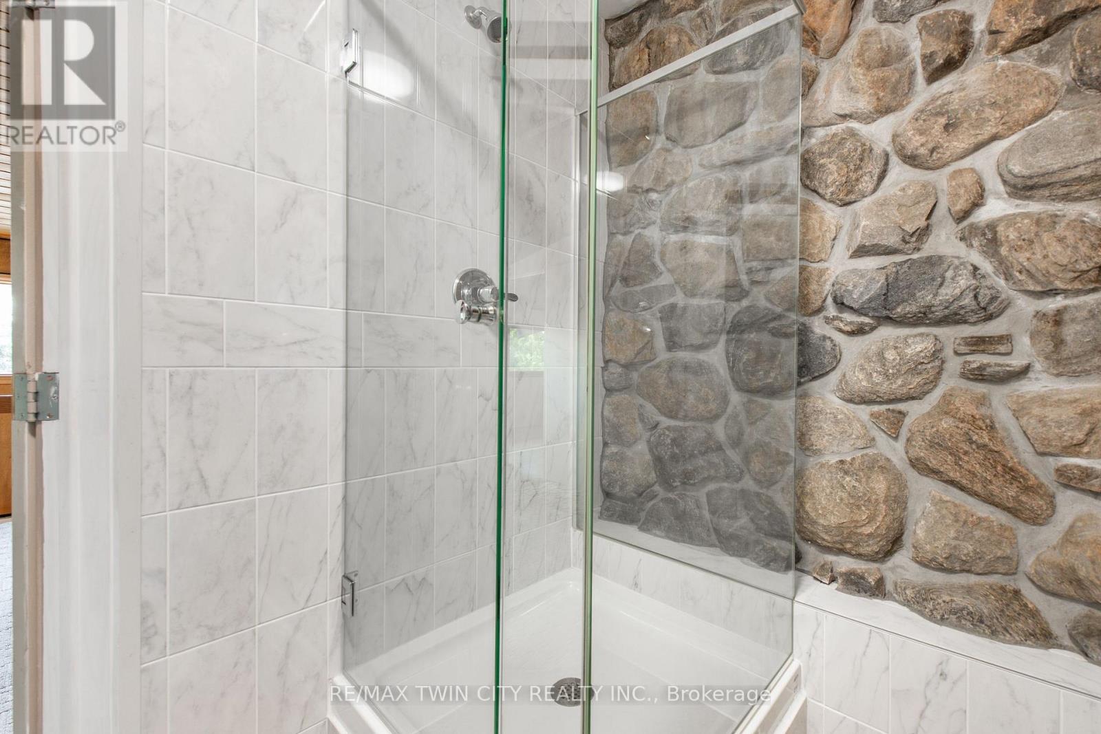 121 Grand Hill Drive, Kitchener, Ontario  N2P 2E2 - Photo 34 - X12426833