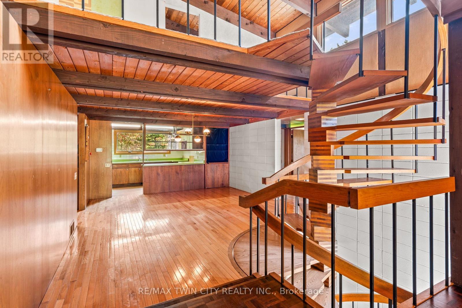 121 Grand Hill Drive, Kitchener, Ontario  N2P 2E2 - Photo 9 - X12426833
