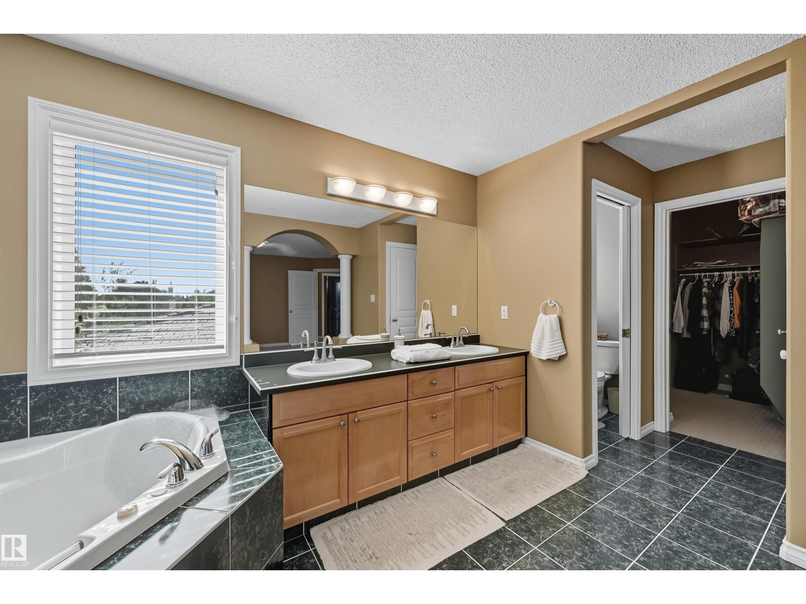 2007 Haddow Dr Nw, Edmonton, Alberta  T6R 2P2 - Photo 31 - E4459475