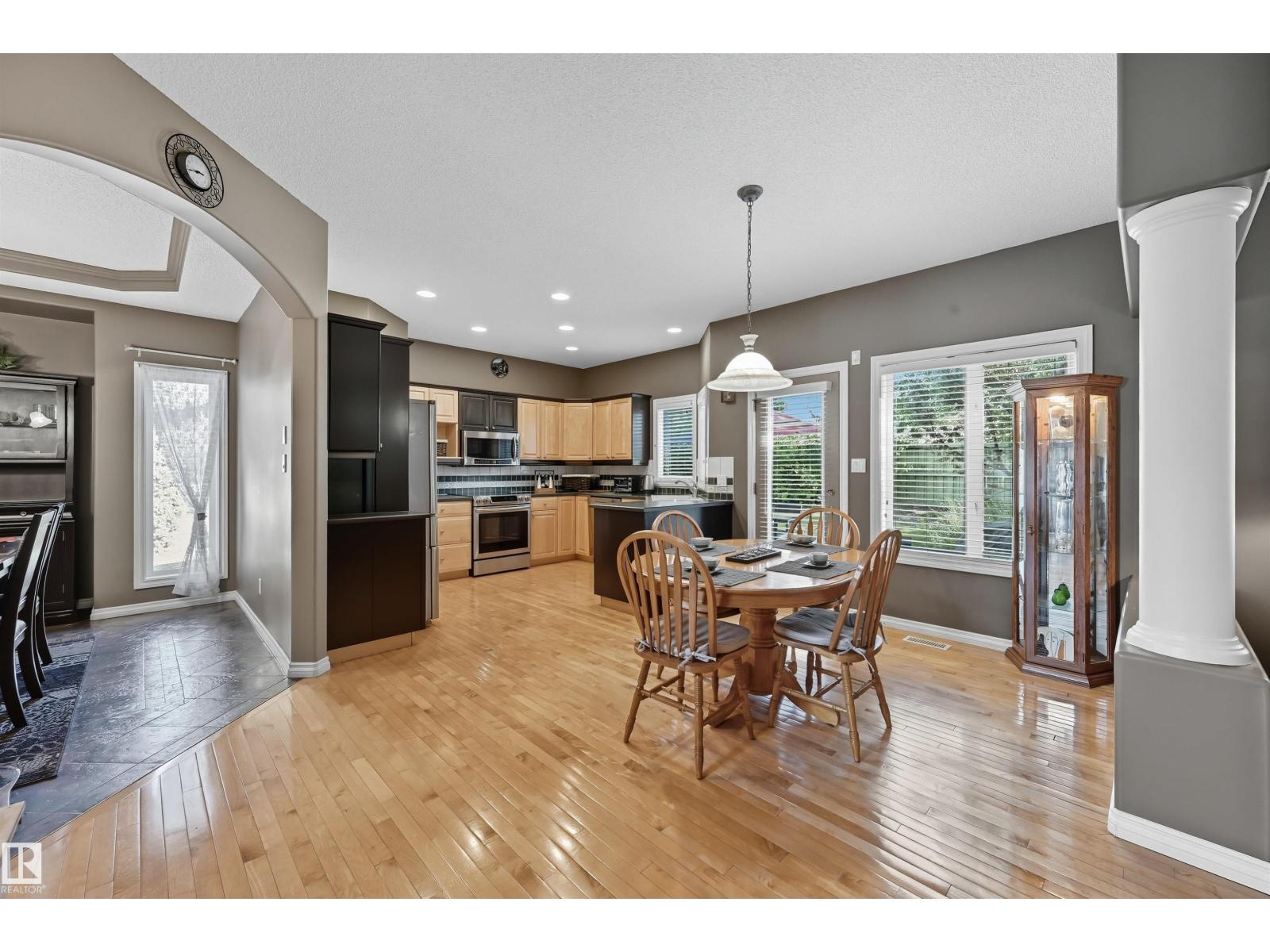 2007 Haddow Dr Nw, Edmonton, Alberta  T6R 2P2 - Photo 8 - E4459475