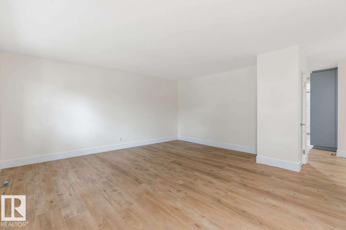 8316 68a St Nw, Edmonton, Alberta  T6B 1T3 - Photo 5 - E4459476