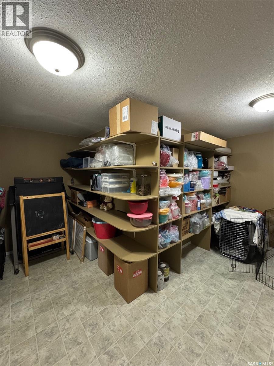 175 Janet Place, Battleford, Saskatchewan  S0M 0E0 - Photo 33 - SK019360