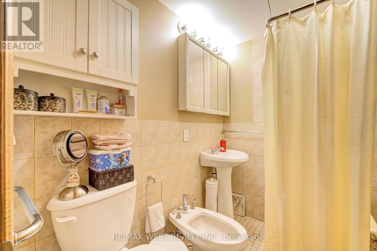 5 Archer Street, Toronto, Ontario  M6H 1J1 - Photo 34 - C12419109