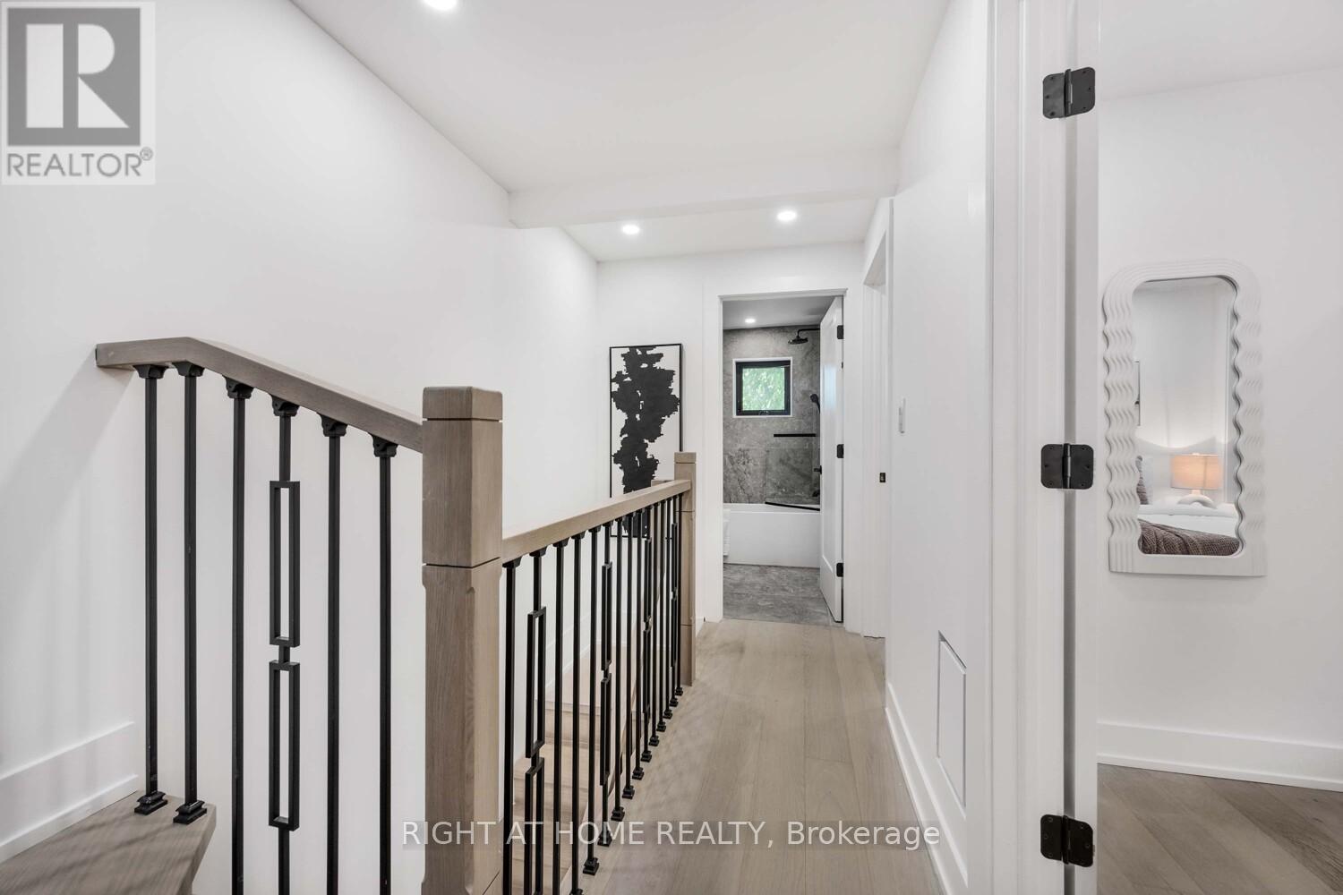 324 Lee Avenue, Toronto, Ontario  M4E 2P8 - Photo 32 - E12408303