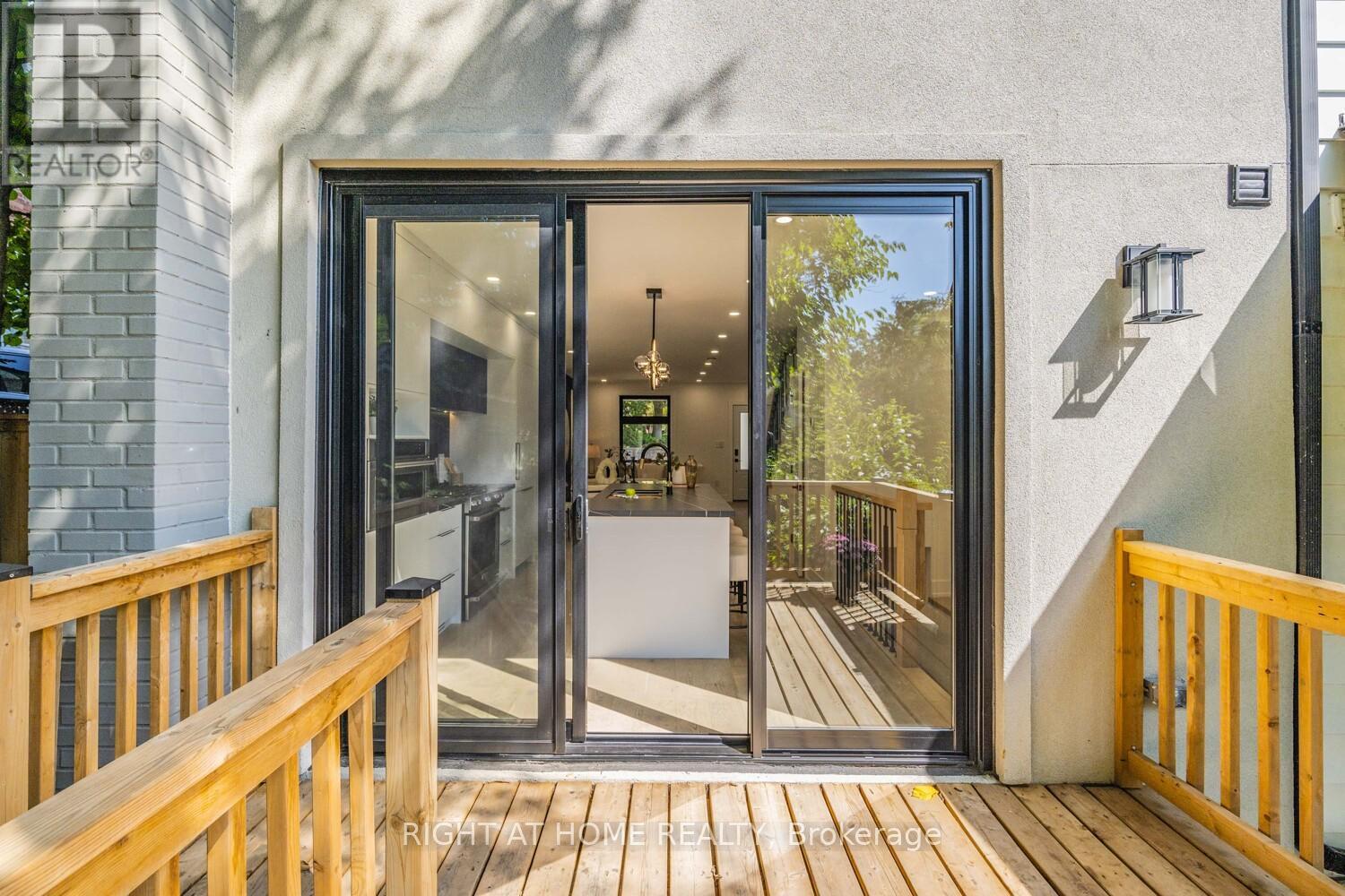 324 Lee Avenue, Toronto, Ontario  M4E 2P8 - Photo 43 - E12408303