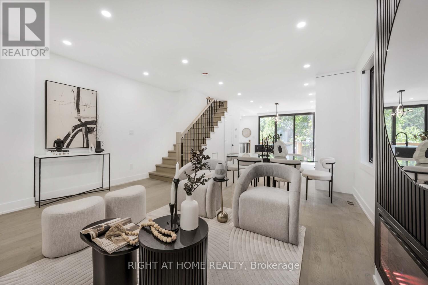 324 Lee Avenue, Toronto, Ontario  M4E 2P8 - Photo 9 - E12408303