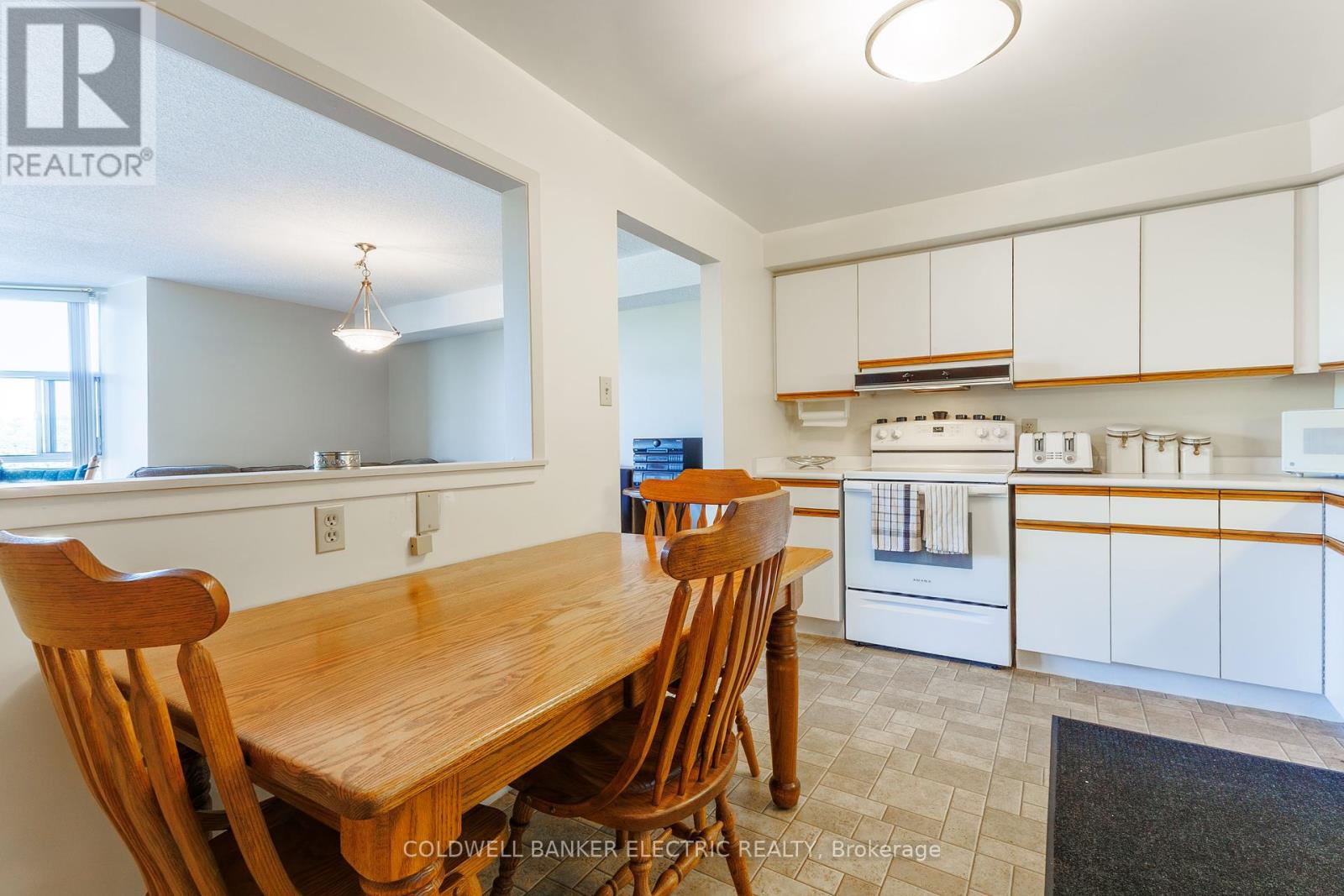 404 - 1 Queen Street, Cobourg, Ontario K9A 1M8 - Photo 6 - X12370200