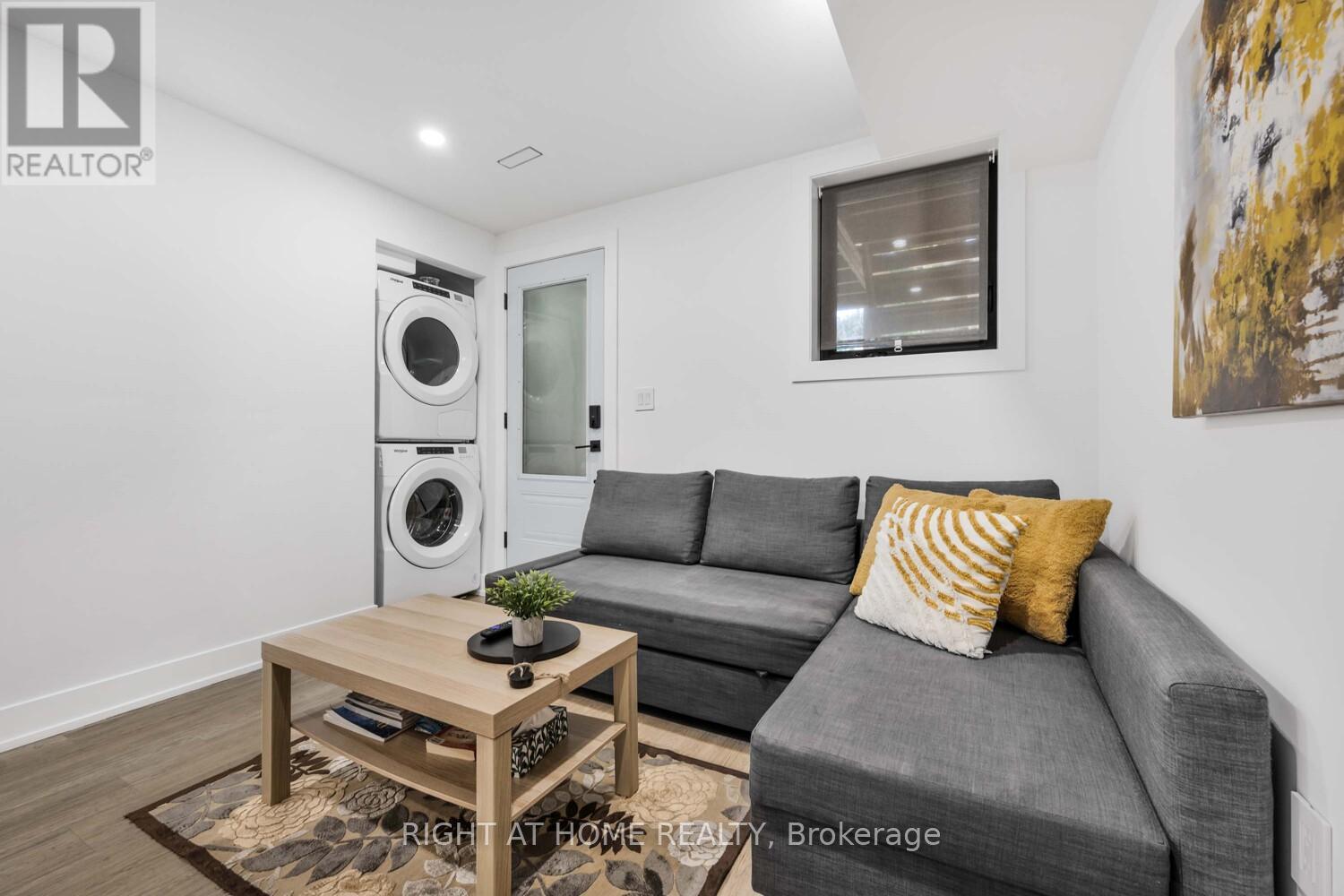 324 Lee Avenue, Toronto, Ontario  M4E 2P8 - Photo 37 - E12408303