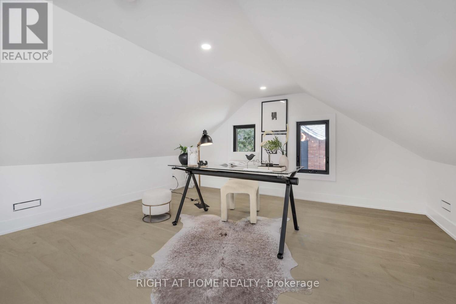 324 Lee Avenue, Toronto, Ontario  M4E 2P8 - Photo 33 - E12408303