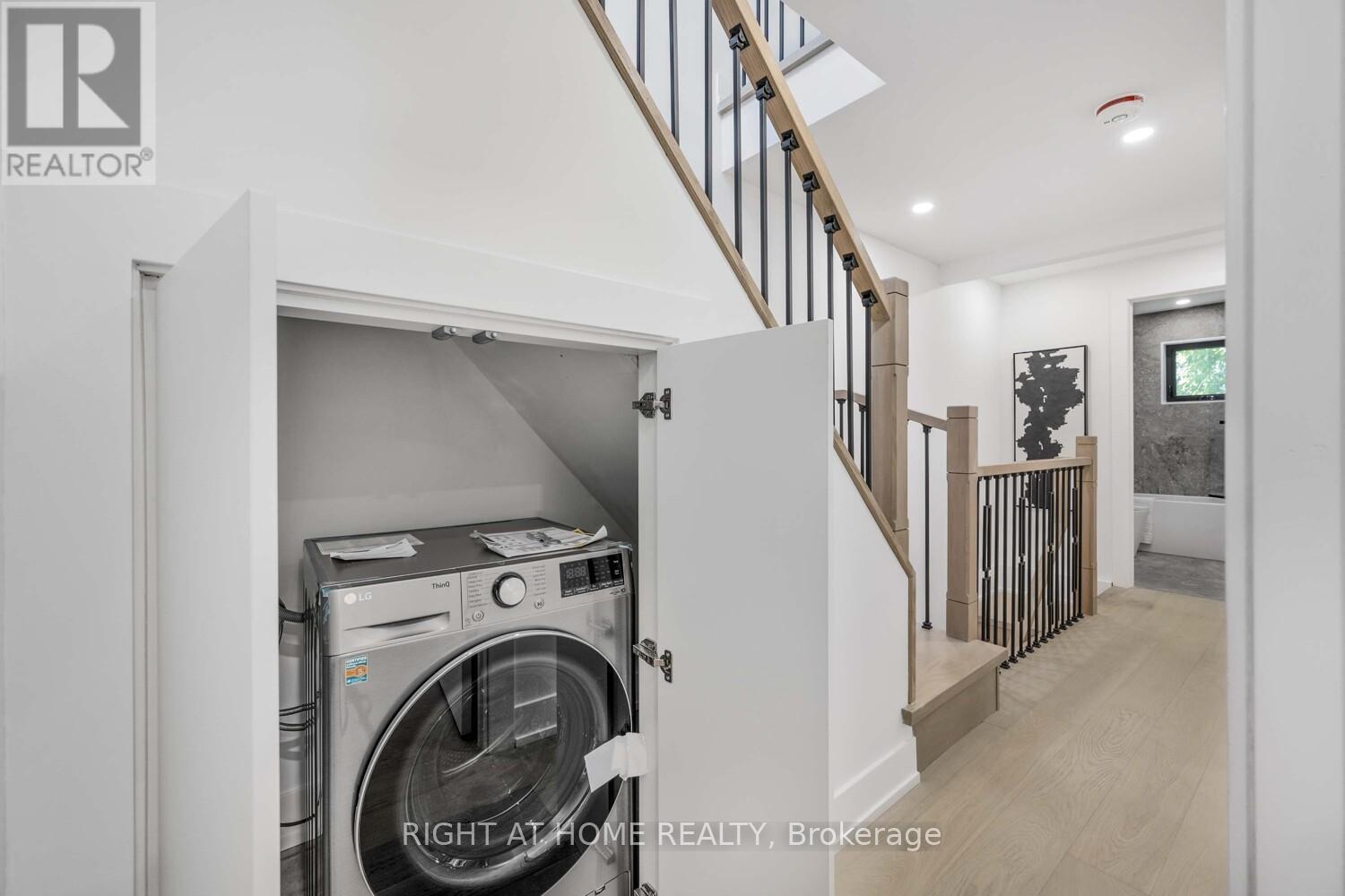 324 Lee Avenue, Toronto, Ontario  M4E 2P8 - Photo 31 - E12408303