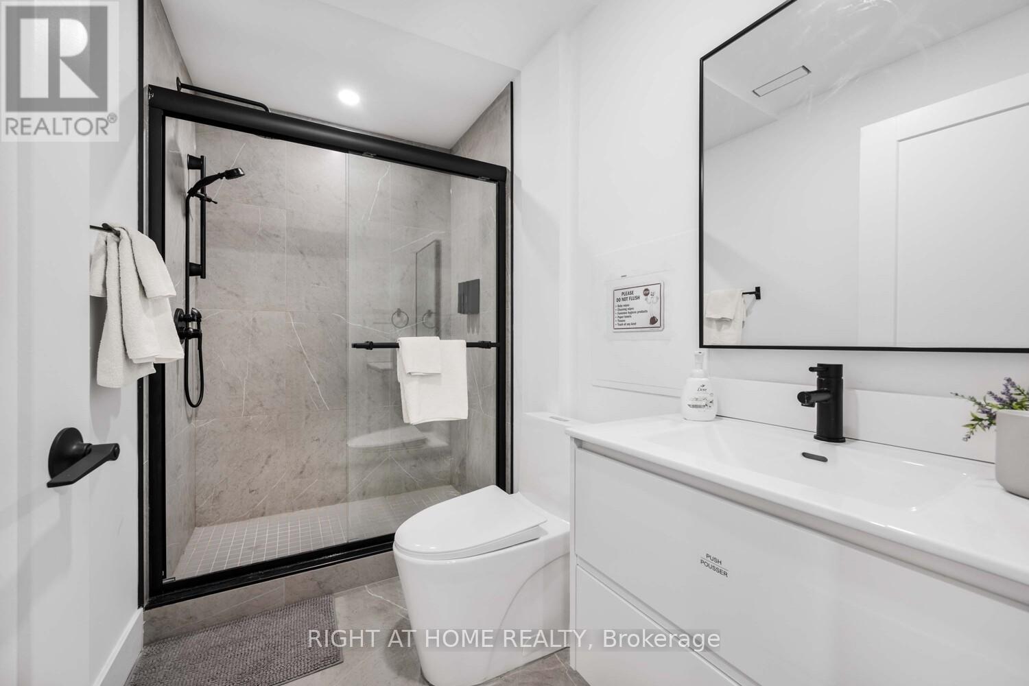 324 Lee Avenue, Toronto, Ontario  M4E 2P8 - Photo 39 - E12408303