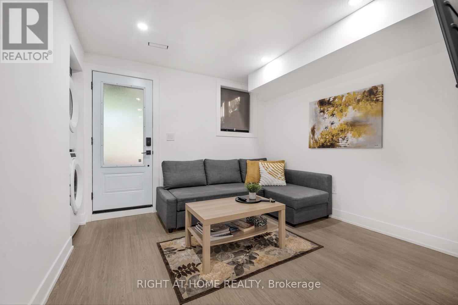 324 Lee Avenue, Toronto, Ontario  M4E 2P8 - Photo 35 - E12408303