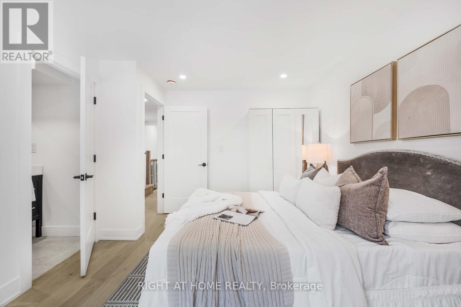 324 Lee Avenue, Toronto, Ontario  M4E 2P8 - Photo 28 - E12408303