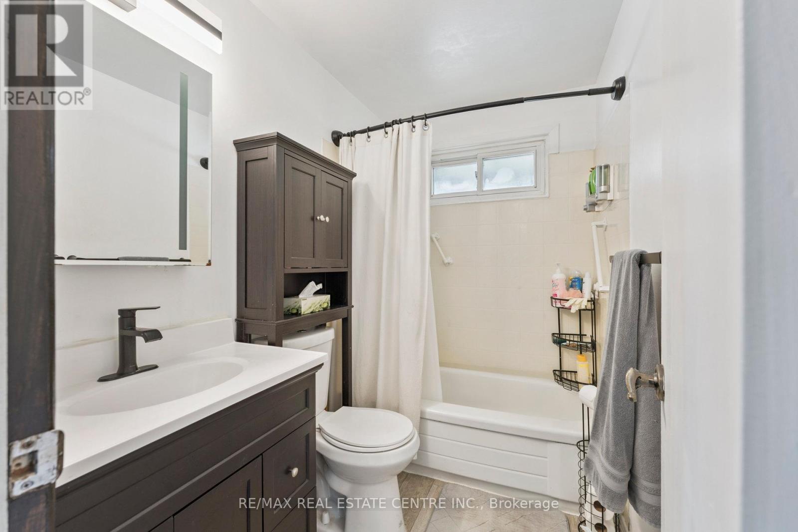102 Rutherford Road N, Brampton, Ontario  L6V 2J2 - Photo 22 - W12426307